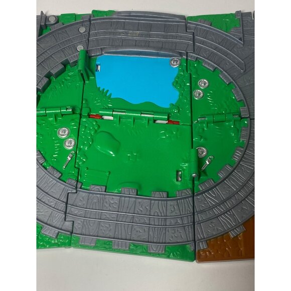 Fisher Price THOMAS TRAIN TAKE N PLAY MAITHWAITE FOLDING PLAYSET 2009 - Picture 12 of 16